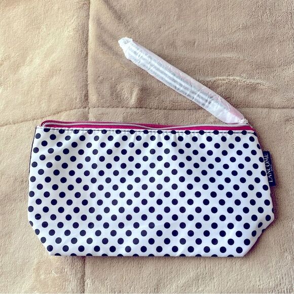 5/$20 — NEW Lancôme Cosmetic Bag - Picture 1 of 3